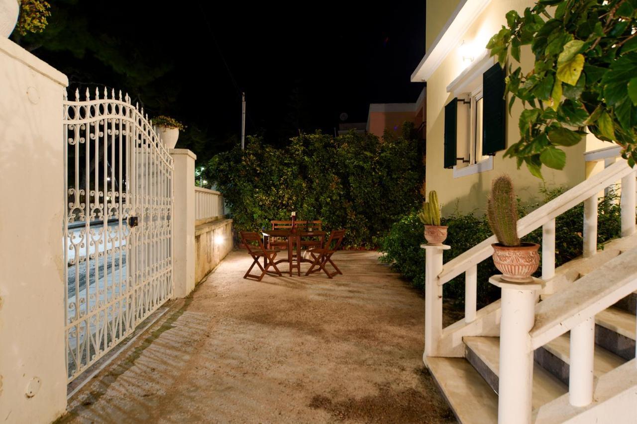 Appartement Jasmine Of Poseidonia à Posidhonía Extérieur photo